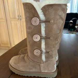 Size 8 Chestnut Tall Bailey Button Women’s UGGS